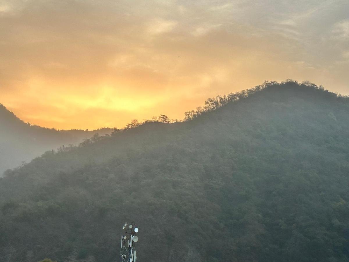 Highlands Hotel Rishikesh Ngoại thất bức ảnh